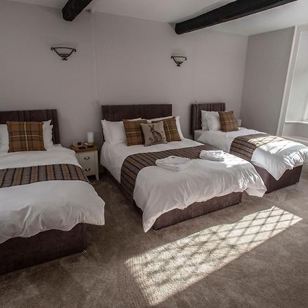 The Berwyn Arms Hotel Коруен Екстериор снимка