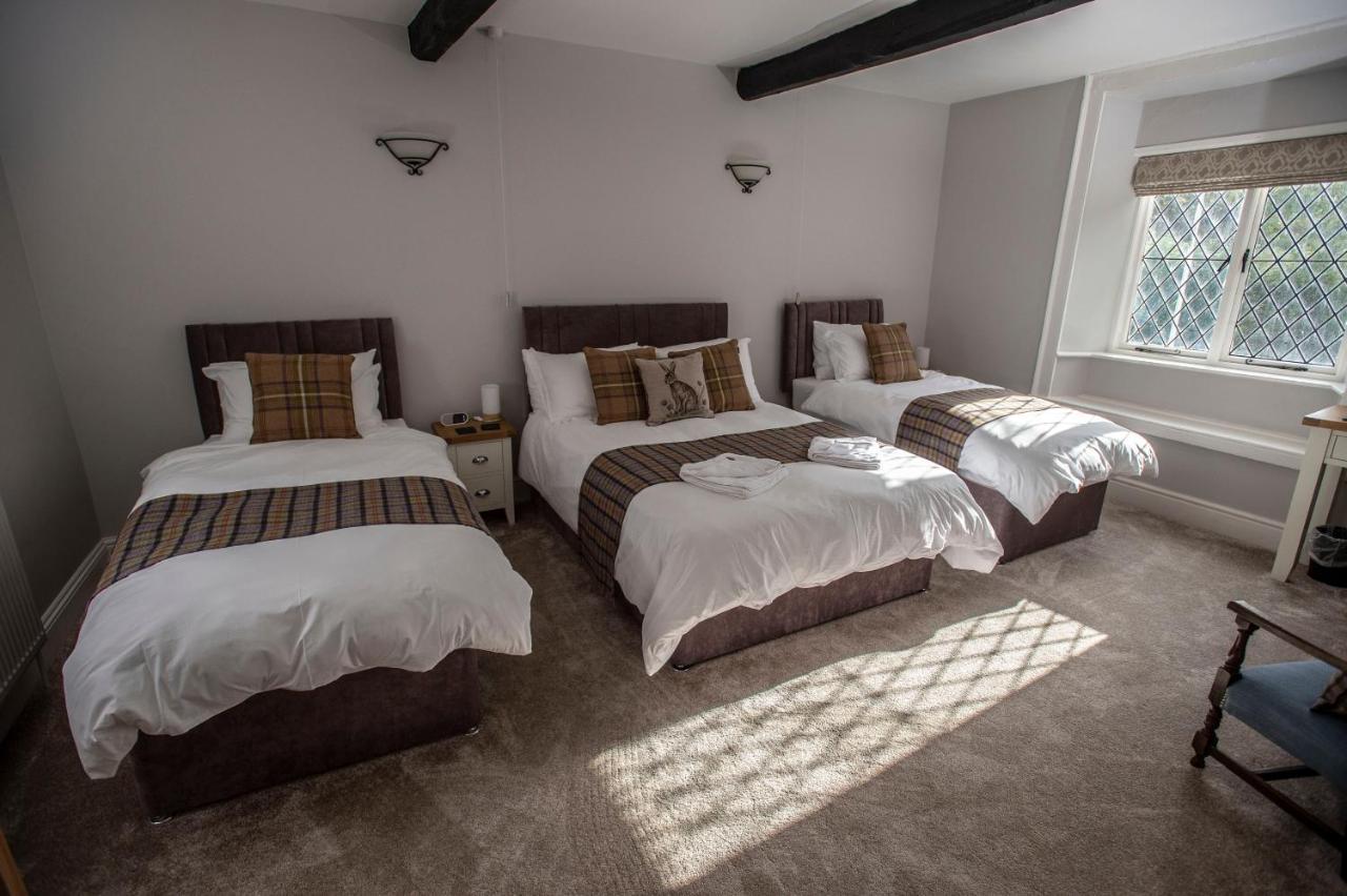 The Berwyn Arms Hotel Коруен Екстериор снимка